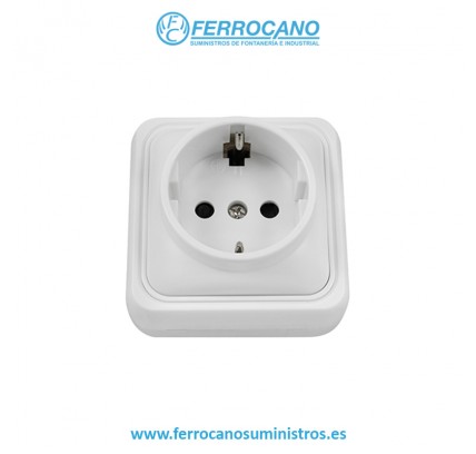 BASE ENCHUFE T.T SUPERFICIE SERIE LEKA 65 06507